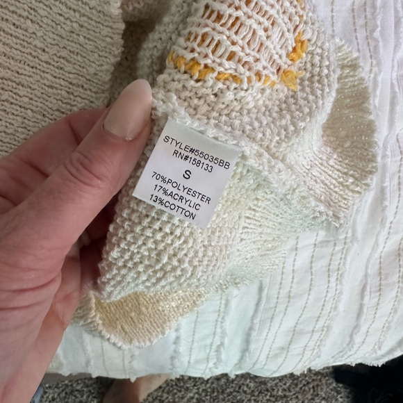 NWOT Lemon Knit Top - Picture 7 of 7